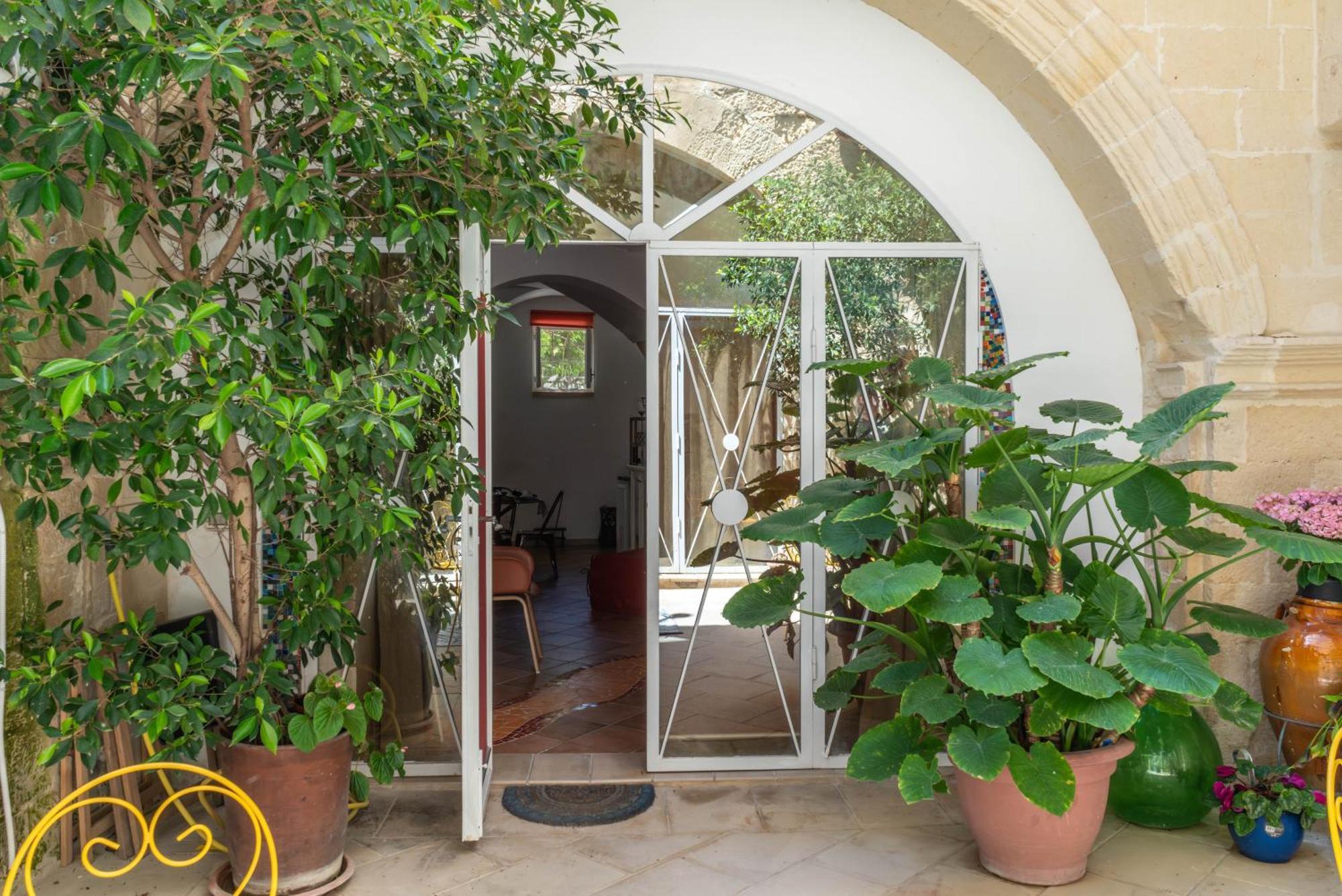 B&B Corte Dei Memoli Di Margiotta Giuseppina Lecce Exterior photo