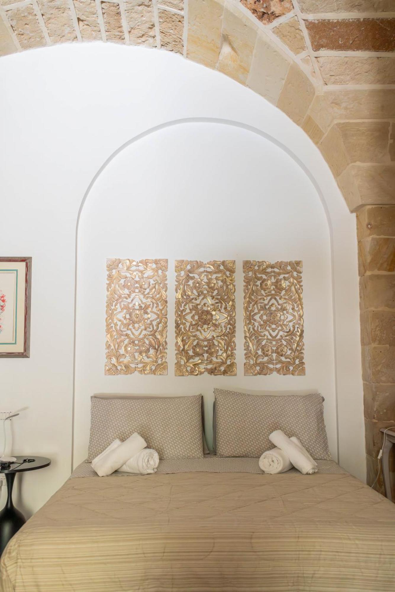 B&B Corte Dei Memoli Di Margiotta Giuseppina Lecce Exterior photo