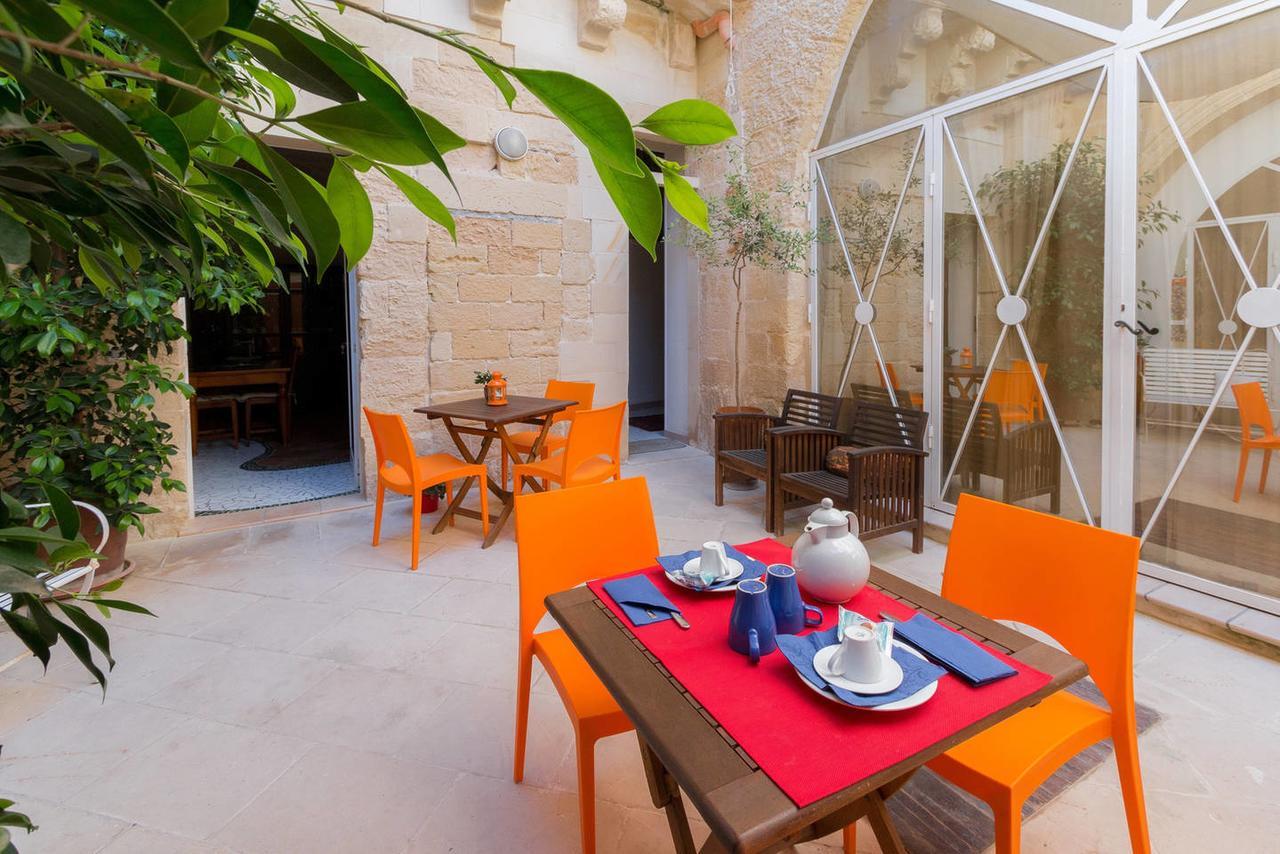 B&B Corte Dei Memoli Di Margiotta Giuseppina Lecce Exterior photo