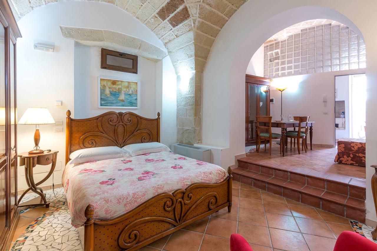 B&B Corte Dei Memoli Di Margiotta Giuseppina Lecce Exterior photo