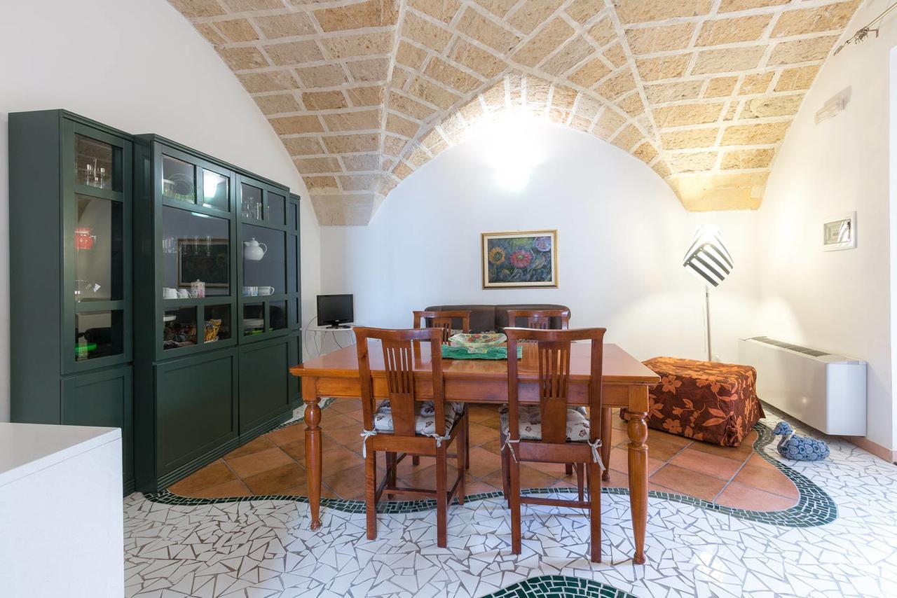 B&B Corte Dei Memoli Di Margiotta Giuseppina Lecce Exterior photo